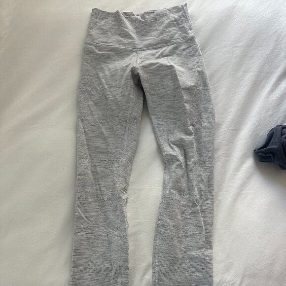 Lululemon Wunder Under Luxtreme Size 4 28 inch - Picture 1 of 2